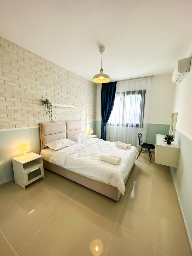 Luxury Sea View Two Bedroom Apartment In Caesar Resort & Spa, Long Beach Perivolia tou Trikomou Exterior foto